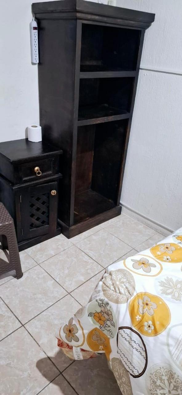 Hotel Ideal, Your House In Quetzaltenango ภายนอก รูปภาพ